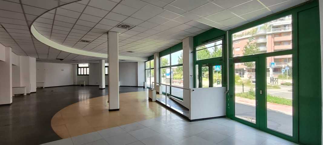 immobiliarelaginevra-negozio-commerciale-vendita-torino-3